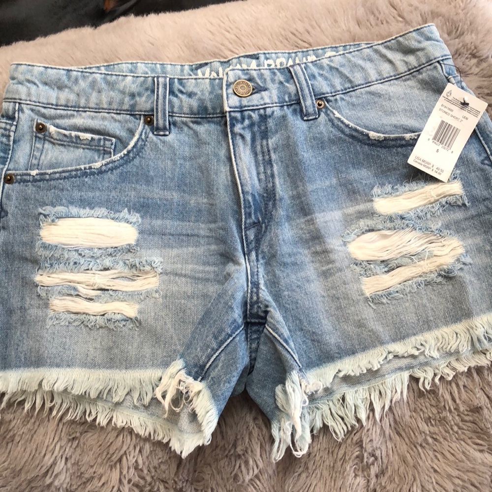 Volcom shorts
